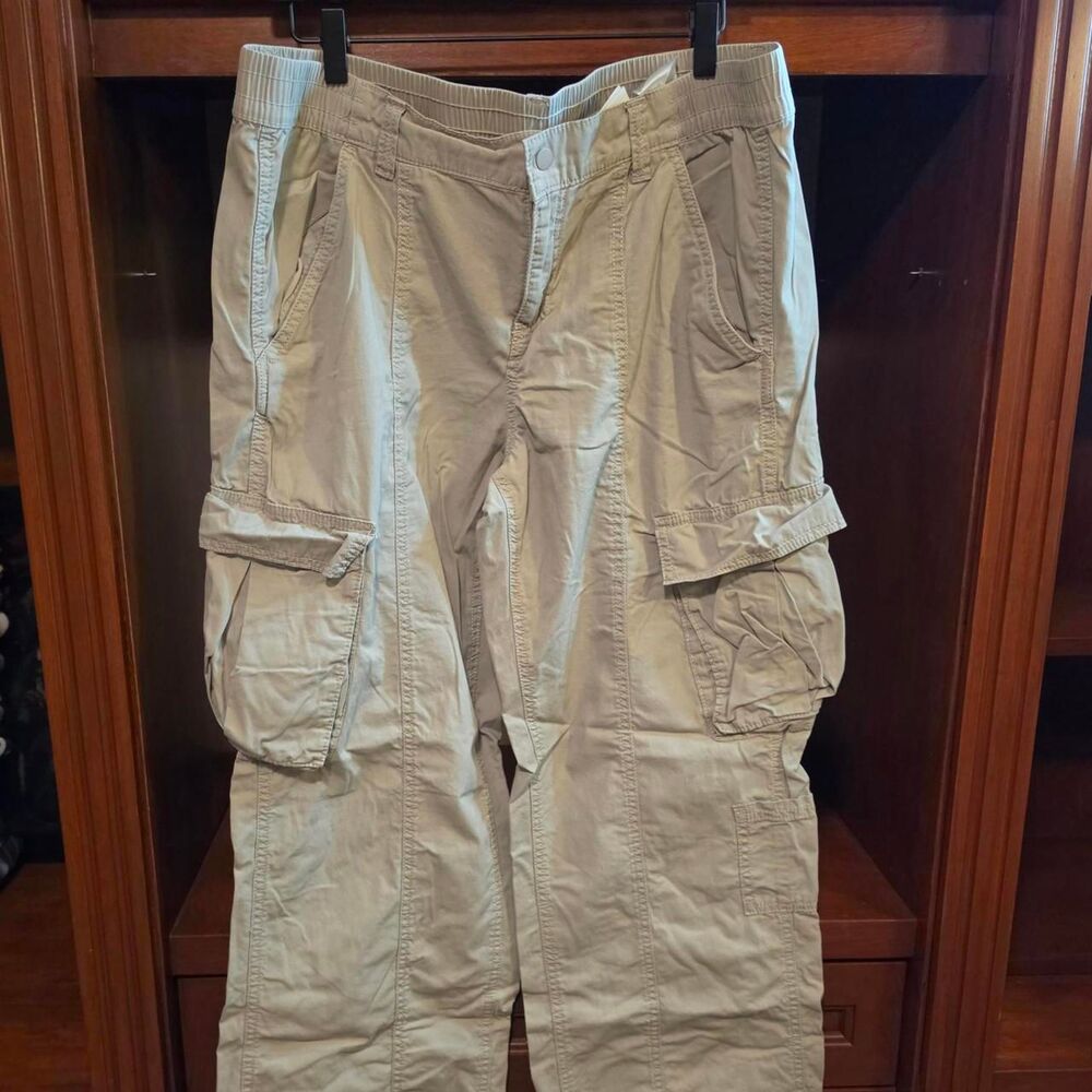 H&M Women's Tan Khaki Cargos